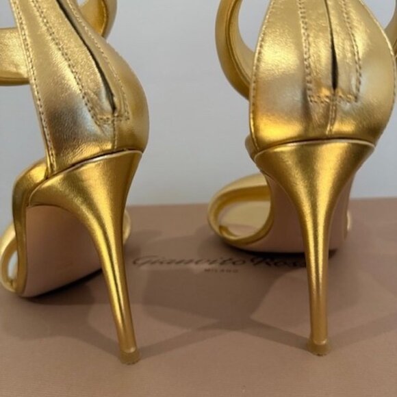 GIANVITO ROSSI BIJOUX Size 37.5 GOLD METALLIC LEATHER SANDALS - Picture 4 of 16